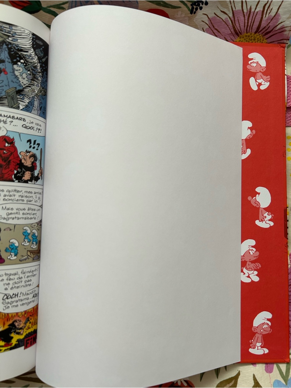 L'Univers des Schtroumpfs Hard Cover French Comic Book - Picture 13 of 14